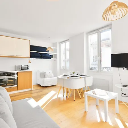 Quartier Saint Michel Notre Dame Apartment Paris